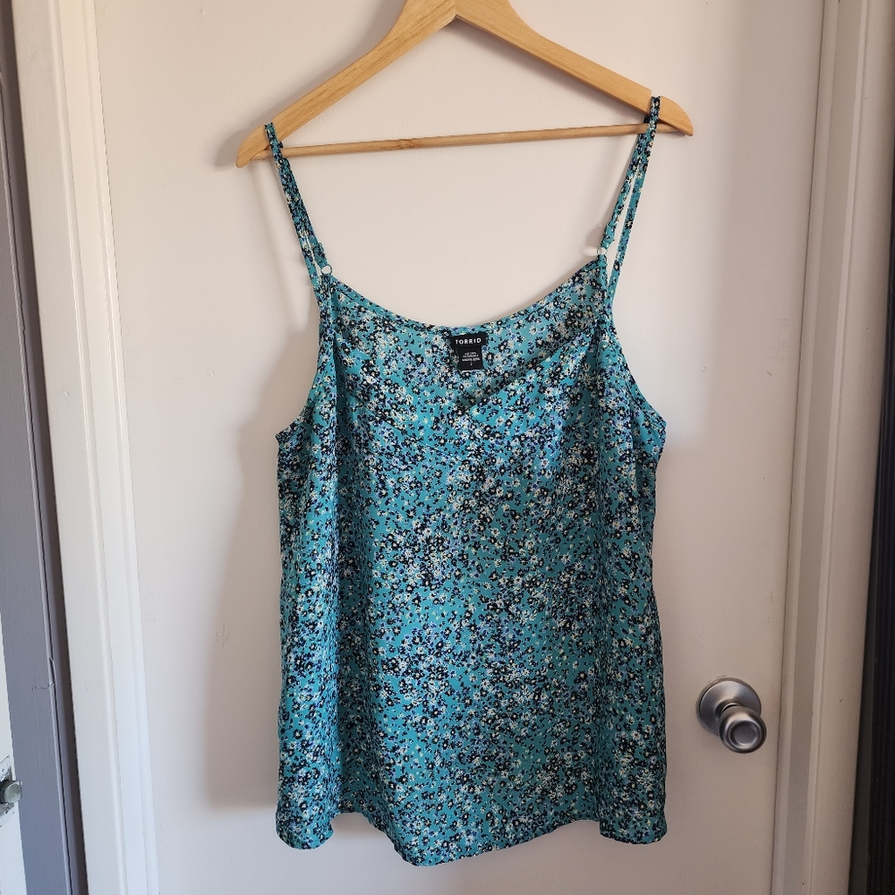 Torrid Ditsy Floral Tank Sz 2